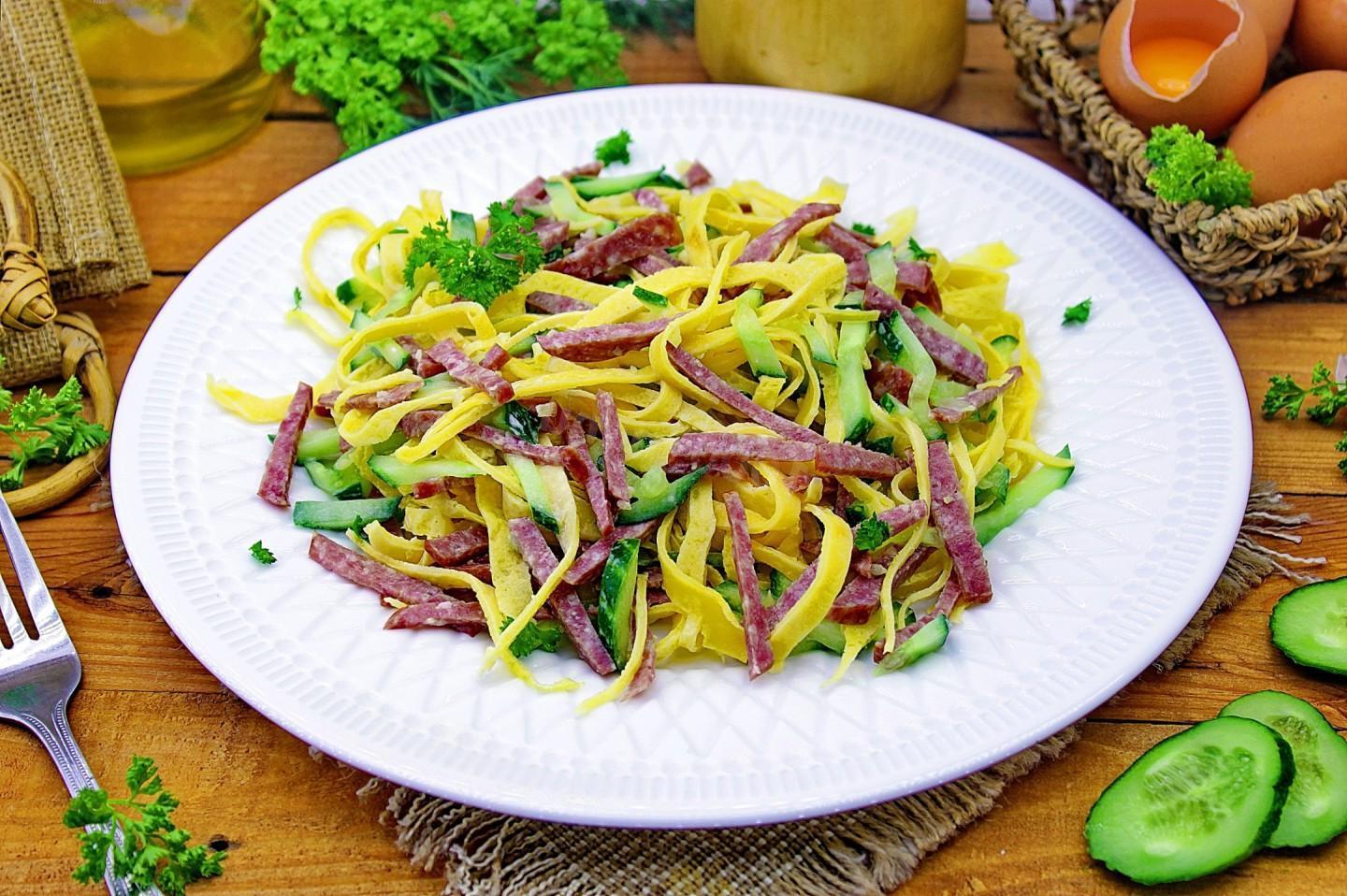 Quick & Easy Pancake and Smoked Sausage Salad Quick & Easy Pancake and Smoked Sausage Salad