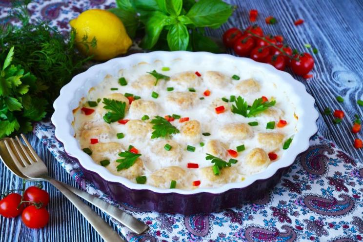 Baked Chicken Meatballs in Creamy Sauce