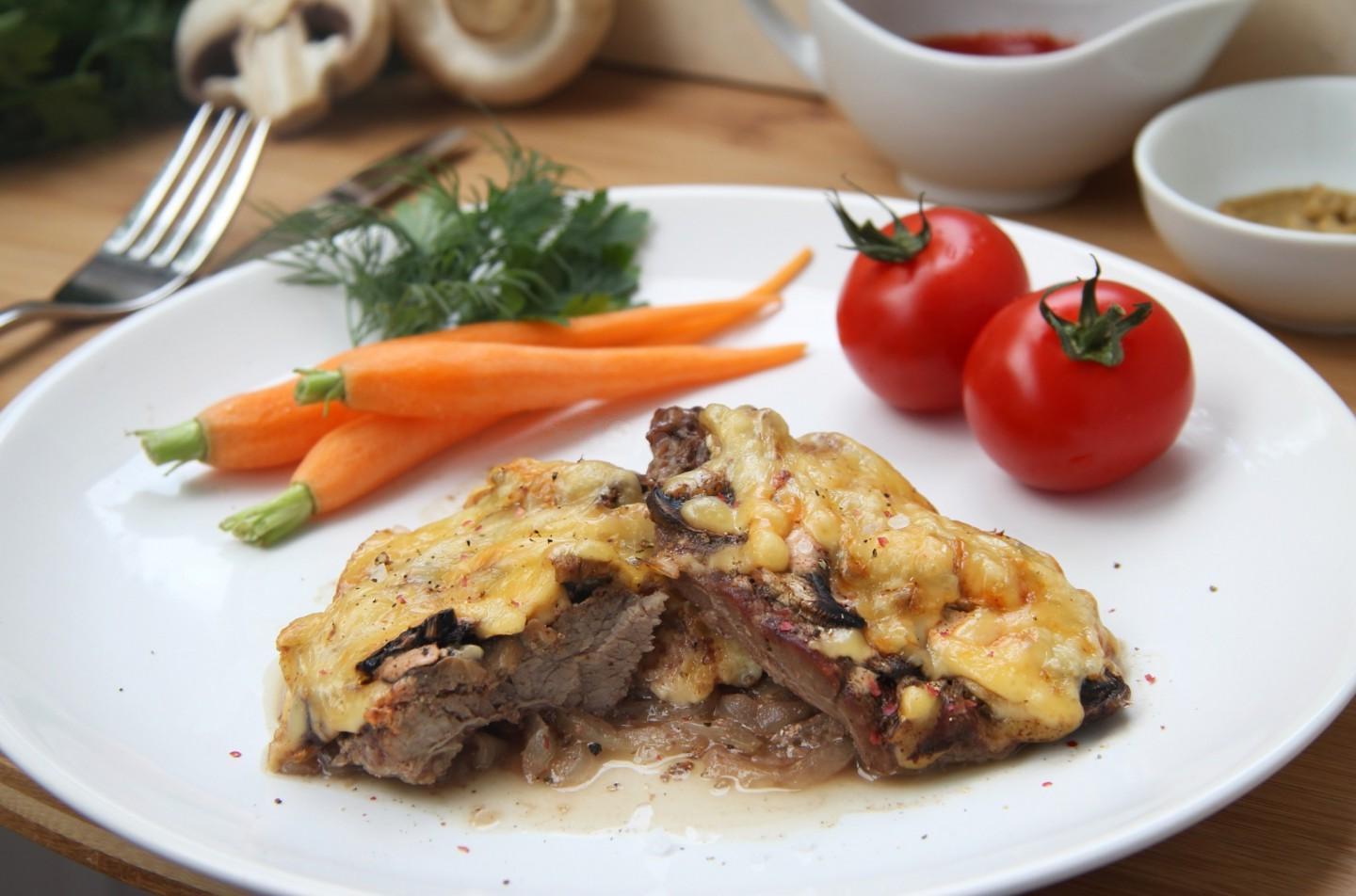 Tender French Beef Fillet with Mushrooms and Potatoes
