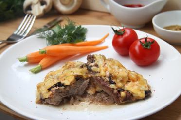 Tender French Beef Fillet with Mushrooms and Potatoes