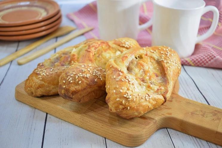 Meat-Filled Puff Pastry Boats Meat-Filled Puff Pastry Boats