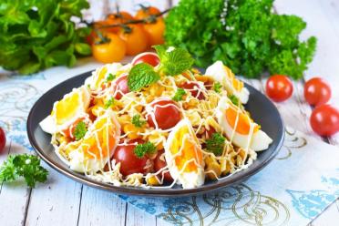 Egg & Cheese Breakfast Salad