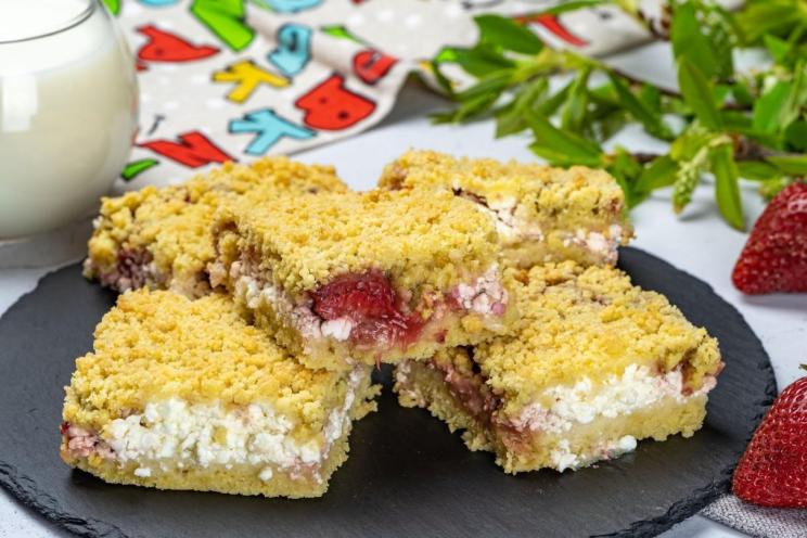 Strawberry Cottage Cheese Shortbread Pie