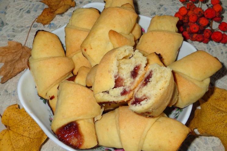Quick No-Yeast Bagels with Jam