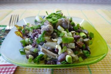 Bean and Crouton Princess Salad