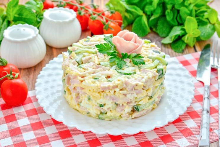 Melting Ham and Cucumber Salad Delight Melting Ham and Cucumber Salad Delight