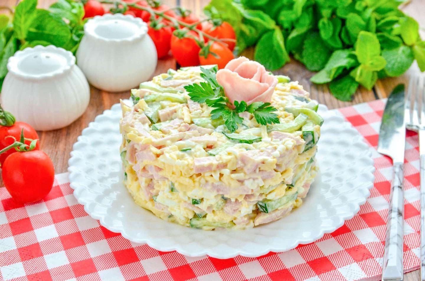 Melting Ham and Cucumber Salad Delight