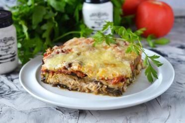 Baked Chicken with Eggplant, Tomatoes, and Cheesy Crust