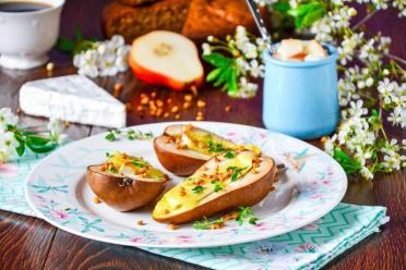 Baked Pears with Blue or Brie Cheese