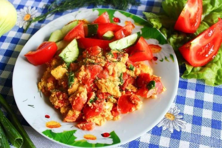 Tomato Fried Eggs Breakfast Delight