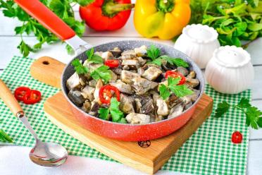 Quick Eggplant & Mushroom Stir-fry with Egg