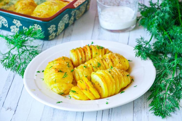 Golden Brown Oven-Baked Potatoes Golden Brown Oven-Baked Potatoes