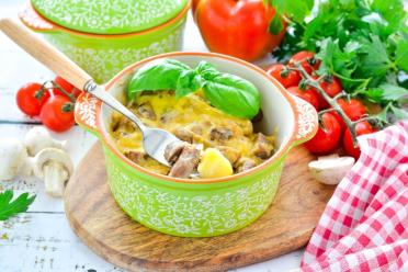 Cheesy Potato and Meat Bake