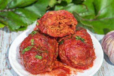Beet and Minced Meat Cutlets