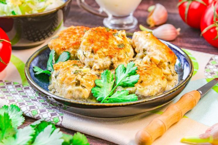 Quick and Easy Sour Cream Meatballs with Rice Quick and Easy Sour Cream Meatballs with Rice