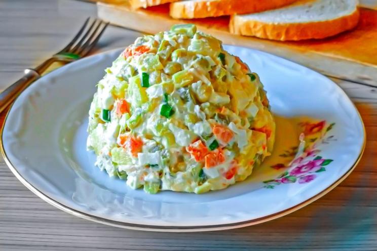 Classic Stolichny Chicken Salad