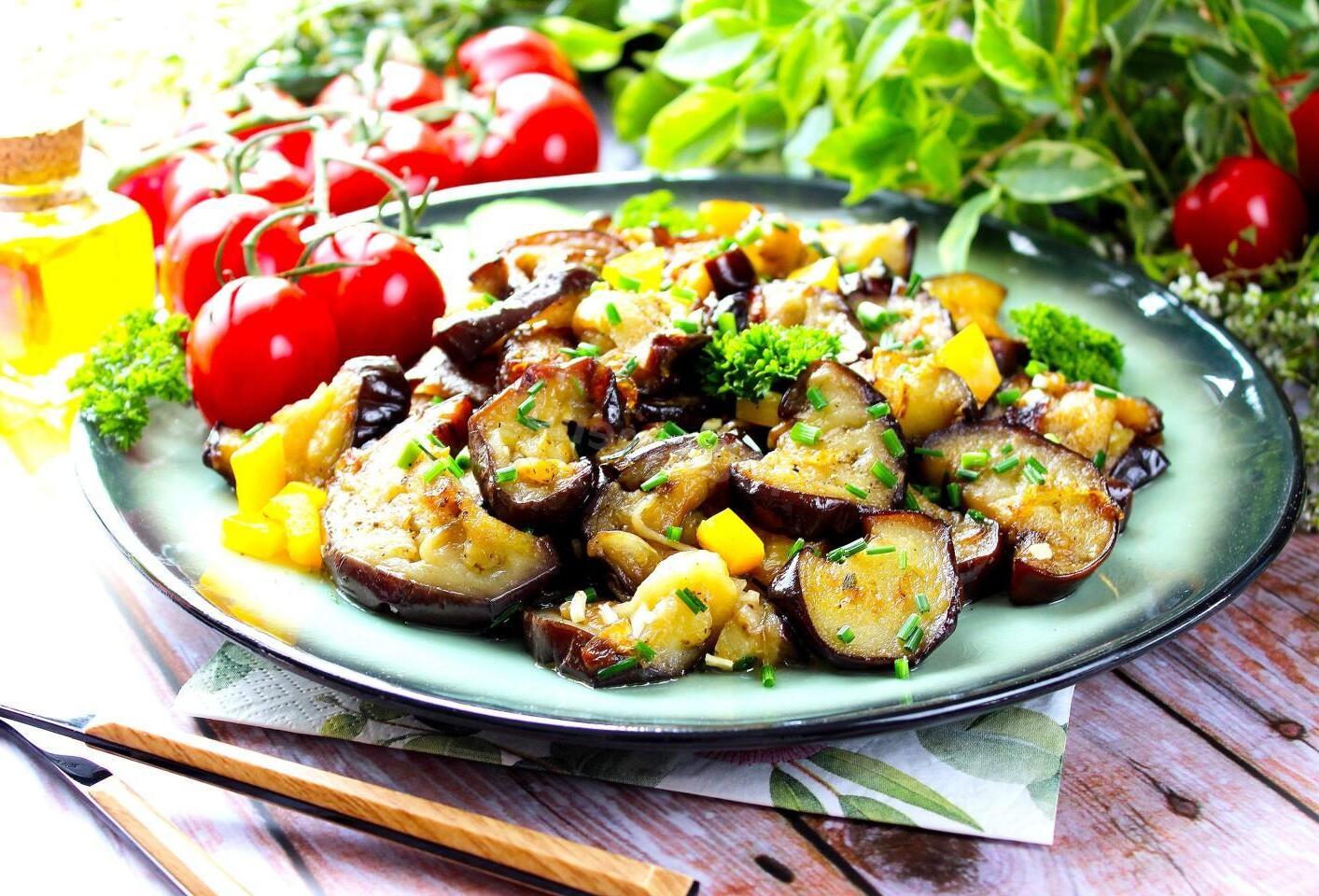 Pan-Fried Eggplants with Onions Pan-Fried Eggplants with Onions