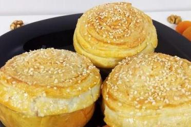 Puff Pastry Stuffed Apples with Nuts and Apricots