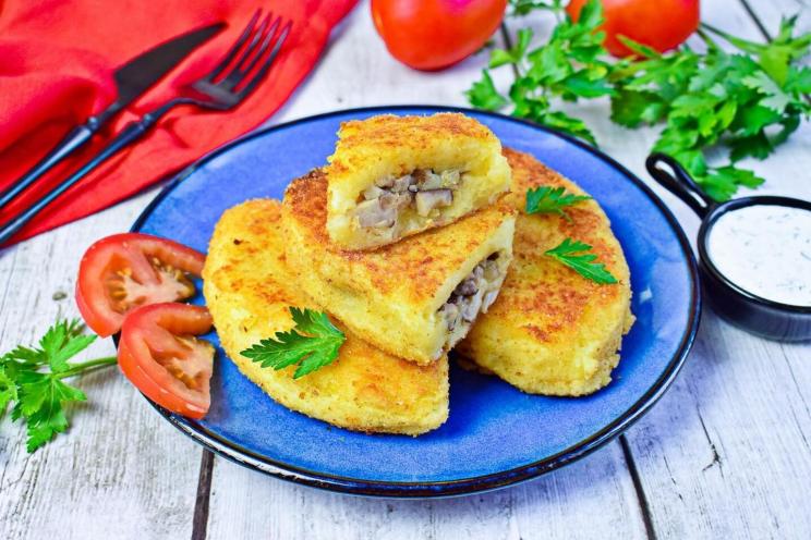 Mushroom-Stuffed Potato Patties in 30 Minutes Mushroom-Stuffed Potato Patties in 30 Minutes