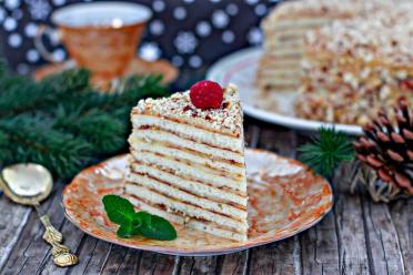Pan-Fried Svetlana Cake: Easy, No-Bake Delight