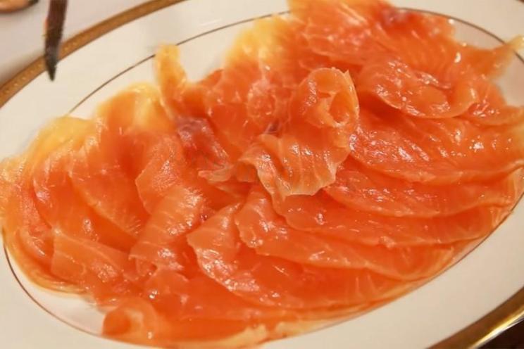 Perfectly Sliced Fish for Festive Celebrations