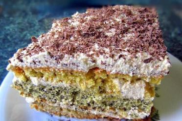 Magical Poppy Seed Cake with Cream