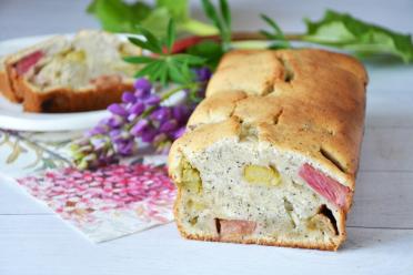 Rhubarb and Poppy Seed Sour Cream Cake