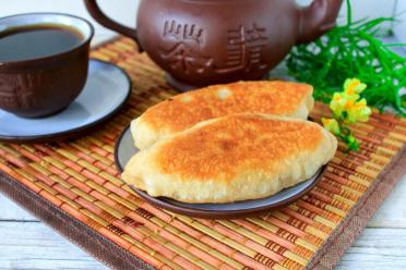 Pan-Fried Cabbage Pies: A Comforting Family Treat