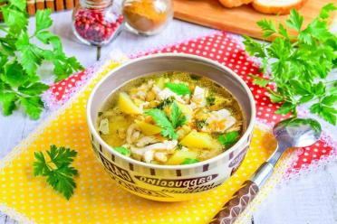 Hearty Chicken Barley Soup