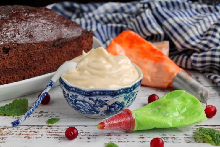 Quick and Easy Sour Cream and Condensed Milk Frosting