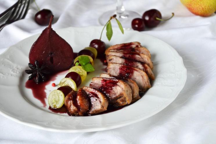 Roasted Duck with Pears Roasted Duck with Pears