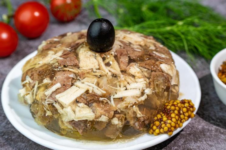 Siberian-Style Beef and Chicken Jellied Meat Siberian-Style Beef and Chicken Jellied Meat