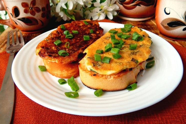 Cheesy Egg Breakfast Sandwiches