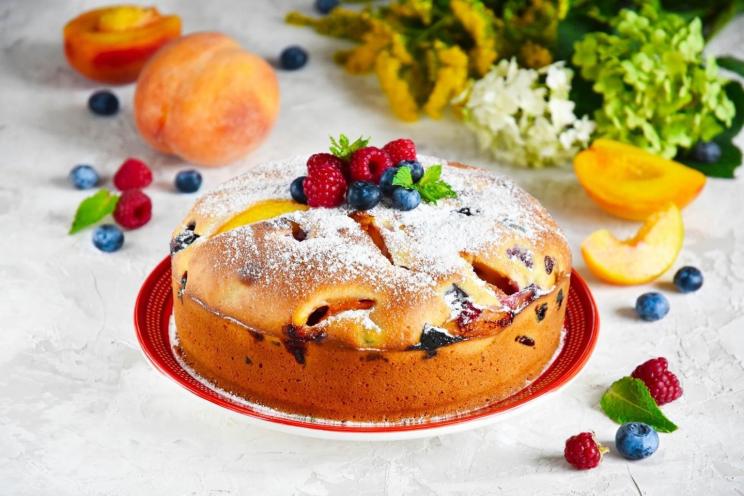 Quick and Easy Sweet Kefir Pie with Seasonal Fruits
