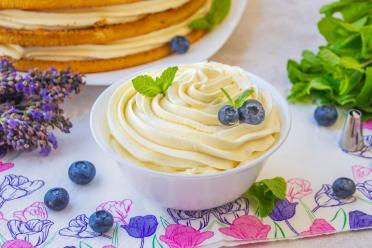 Easy Buttercream with Condensed Milk