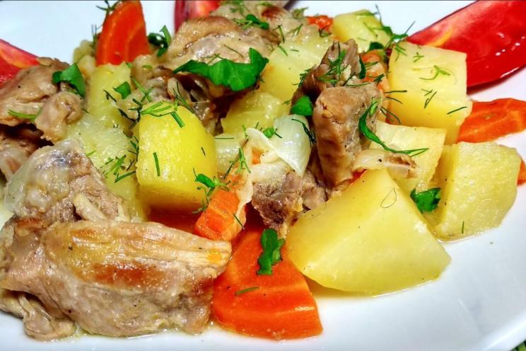 Juicy Garlic Roast Goat with Pickled Cucumbers