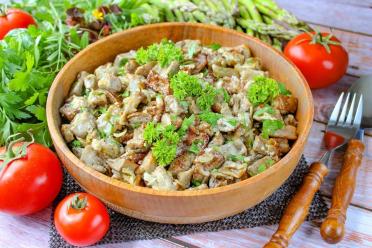 Fried Eggplant with Egg and Onion