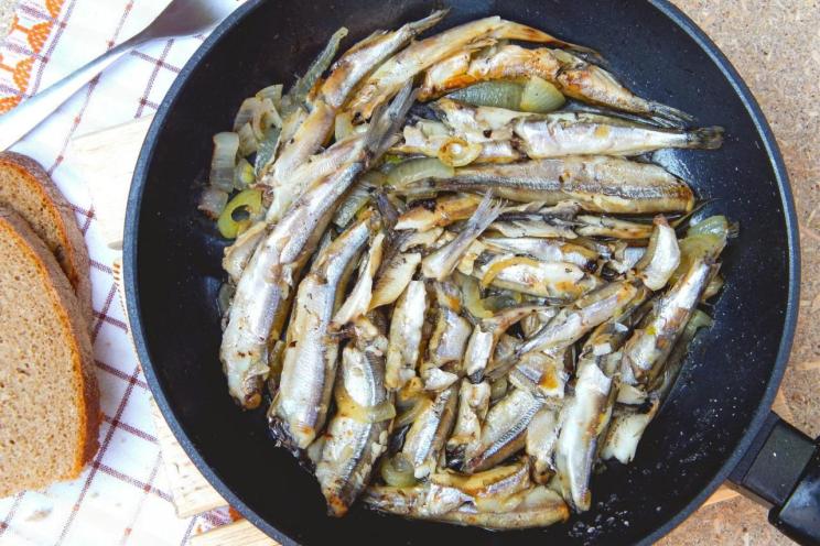 Pan-Fried Capelin with Onions