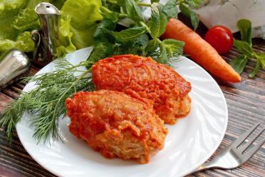 Oven-Baked Minced Meat Cutlets with Gravy