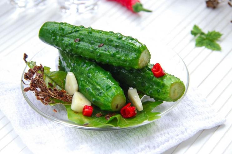 Easy Cold Pickled Cucumbers
