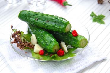 Easy Cold Pickled Cucumbers