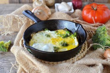 Quick and Nutritious Broccoli Egg Skillet