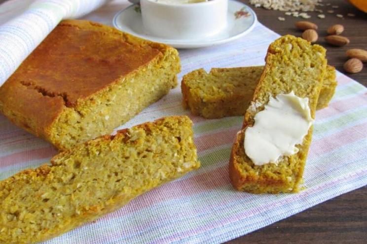 Healthy Pumpkin Oat-Almond Bread